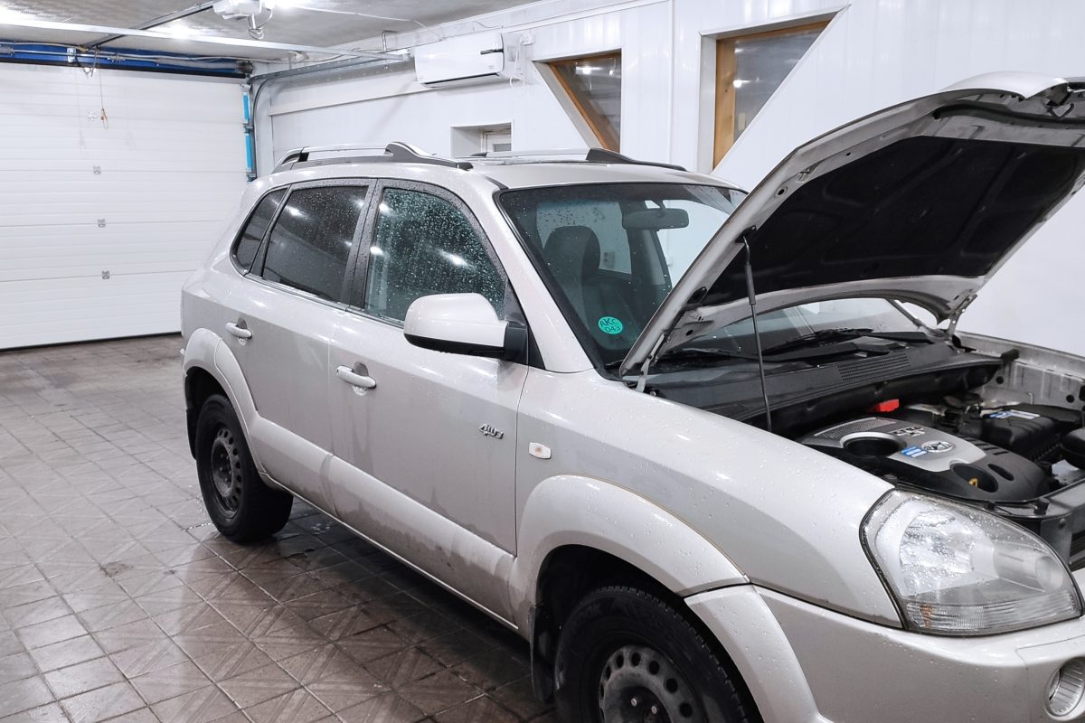 Hyundai Tucson 2.0D. ECU Bosch EDC16C39